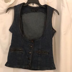 Parallell small blue Jean vest